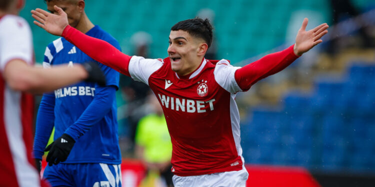 СОФИЯ ТРАНСФОРМАТОР РЕПОРТАЖ: Ето колко плати ЦСКА-София на Левски за Петко Панайотов. Научете повече на 👇 👇 👇 