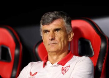 Χοσέ Λουίς Μεντιλίμπαρ: Χρειάζομαι άλλον παίκτη σε αυτή τη θέση, προσποιείται τραυματισμό για να πάει σε κλαμπ με κορίτσια, δεν είναι σοβαρός και πρέπει να αντικατασταθεί το καλοκαίρι