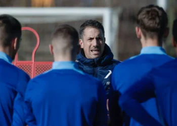 “ОТПРИЖЕТЕ ЛЪВА! Левски се разрева срещу Славия”