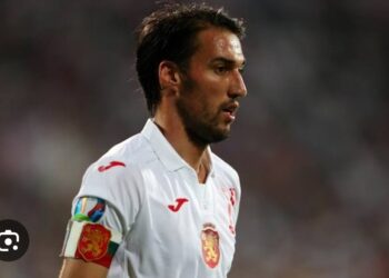 Звездата на Ботев Пловдив Ивелин Попов разделя своите доходи на две и всички доходи от националния отбор, за да подпомага нуждаещите се в България