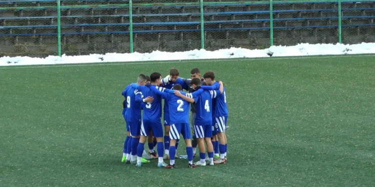 ИЗВЪРШЕНА НОВИНА. „СЛАВИЯ СМУТИ ЛЕВСКИ! Сините U16 претърпяха шокираща загуба в сблъсъка от Елитната група“ 3. „МЛАДЕЖКОТО ОБЕЩАНЕ СЕ ИЗПЪЛНЯВА! Надеждите на елитната група на Левски U16 се разбиха от загубата на Славия“