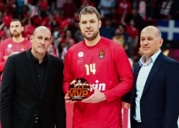 СЪГРЕШНО: ВЕЗЕНКОВ И ОЛИМПИАКОС СПРАВИХА МАСАВО СЪРУШЕНИЕ В ЕВРОЛИГАТА!