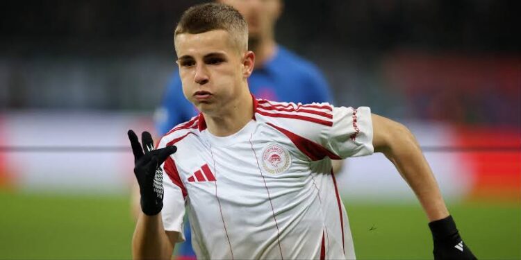 Моят баща израсна в България и подкрепяше Левски София: Гръцко чудо на дете за това защо избра Левски София пред ЦСКА София