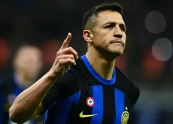 RC Lens prêt à signer Alexis Sanchez en transfert gratuit avec un contrat de trois ans comme nouveau capitaine et le maillot n° 7