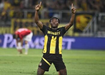 Левски София следи ситуацията с хавайския полузащитник на Ботев Пловдив, Кристиан Нвачуку, като възможна замяна на Илиян Стефанов, на фона на договора му за удължаване