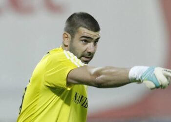 ЦСКА София иска легендарния вратар Владислав Стоянов от Черно море Варна, предлагайки му много атрактивен договор