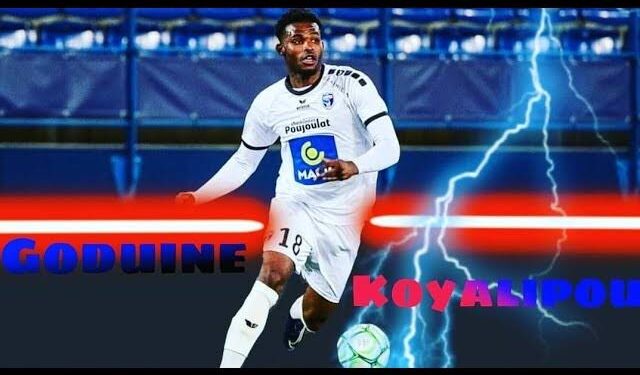 Годуин Коялипоу ще прекрати договора си с RC Lens и ще се завърне в ЦСКА София като свободен агент