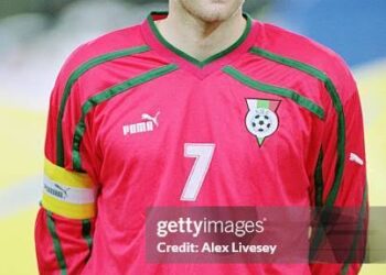 Левски София се свърза с помощния треньор на Пирин Благоевград Мариан Христов като възможен заместник на Хулио Велаcкес