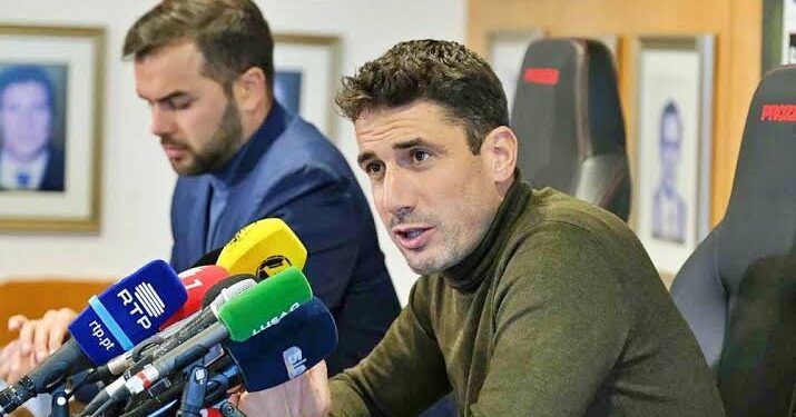 й е топ играч и работим за завръщането му в клуба в следващите часове, тъй като ще завърши сезона с нас, казва Хулио Веласкес за връщането на играча