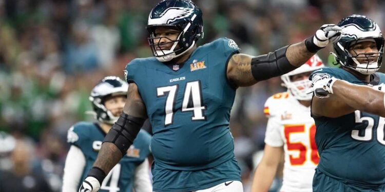 Two Former Gators Sign NFL Contracts