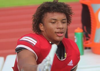 JUST LOCKED IN🔐 -Tavares LB Izayia Williams commits to Gators, but no NIL deal in place