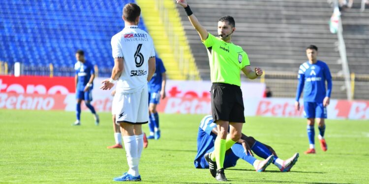 Служител на Гонзо: „Няма чуждестранни съдии за мачовете на Левски! Ще търпят българските“