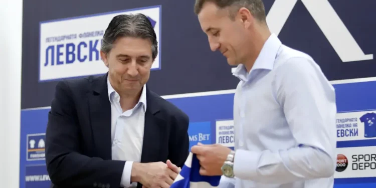 Неочакваното напускане на Станислав Генчев и провалът на смелия залог на Левски София