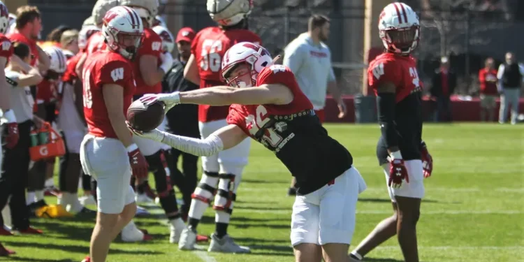LATEST NEWS: Badgers sophomore wide receiver enters the transfer portal