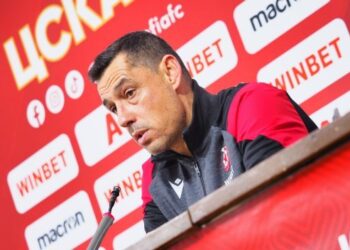 МОЖЕ ЛИ ДА ОЦЕЛЕЕ ТОМАШ? CSKA 🔴 ⚪ Запалете полуфиналния двубой за Купата на България с Томаш под огромен натиск да бъде уволнен. Научете повече на 👇 👇 👇