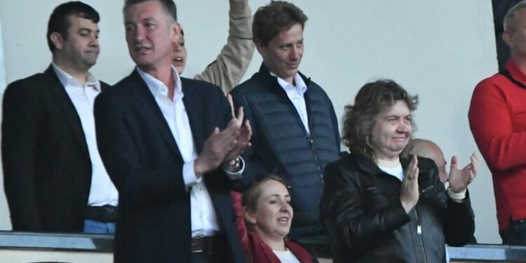 Киселова получи подкрепа от бивш член на борда на директорите на Левски, който настоя на основната същност на ситуацията, подчертавайки статута на ЦСКА като реален отбор, а не като рекламен артикул.