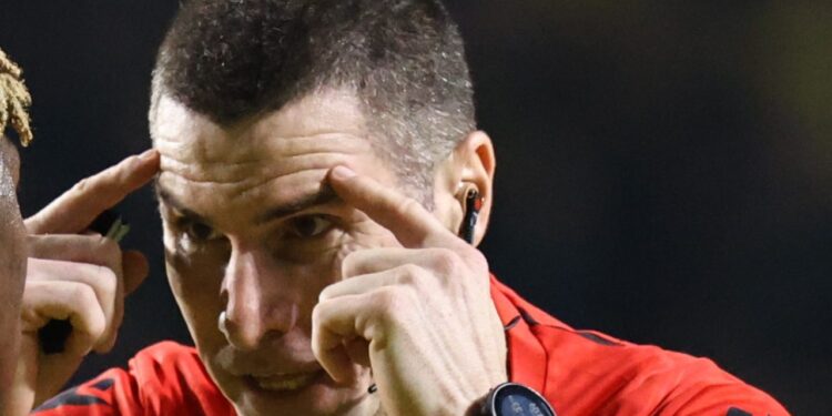 Дадоха полуфинала Черно море – ЦСКА на съдия, заплют в лицето от страховит бос на „Тича“