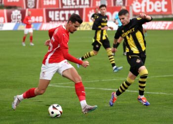 ТРЕНЬОРЪТ НАПУСКА СКОРО?! Ботев Пловдив на часове от КРИЗА!