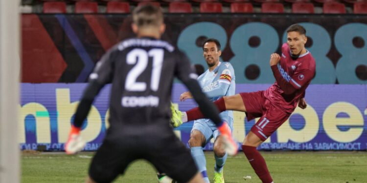 СКАНДАЛ! Хазартен бос ГОТВИ цирк на “Колежа”? Ботев Пд пред ИСТОРИЧЕСКА победа?!