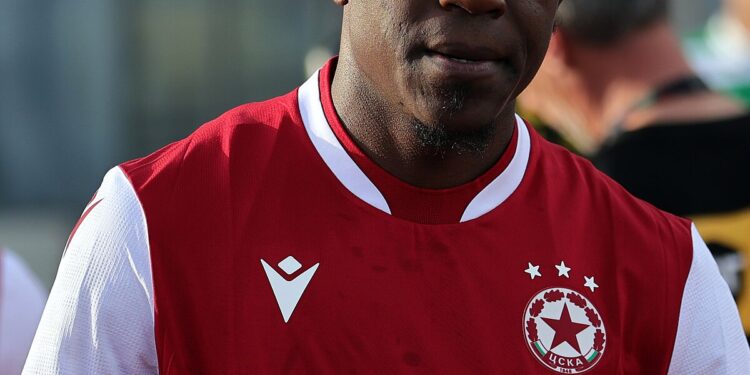 Славна новина за феновете на ЦСКА София: жълтият картон на Джеймс Етоо е отменен, той не е наказан и ще играе в предстоящите две дербита