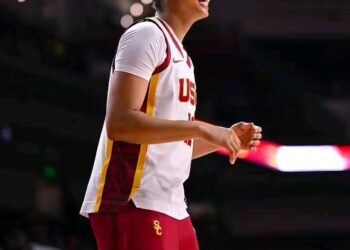 Paige Bueckers blast juju Watkins over winning award ahead of her, as she claims so many things against juju Watkins