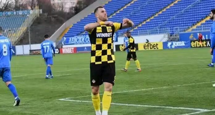 АТАНАС ИЛИЕВ ЩЕ СИ НАПУСНЕ: Нова глава предстои за доказания голмайстор на Ботев гр. Пловдив  🟡 ⚫ Атанас Илиев. Научете повече на 👇 👇 👇 