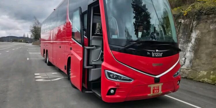 Пътуване със стил: Дали новият луксозен автобус на ЦСКА София е обект на завист в Европа и най-добрият в България?