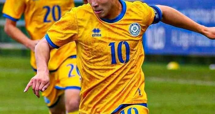 ЦСКА София в момента води в надпреварата за казахстанския нападател Дастан Сатпаев, който е само на 16 години, но вече играе за мъжкия национален отбор на страната си