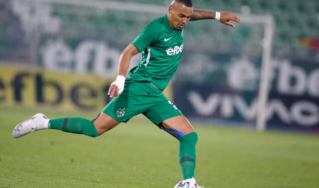 “Вердон удари в точния момент: Лудогорец поведе преди почивката!”