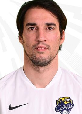 Страховете за отказване на Ивелин Попов нарастват след последната контузия