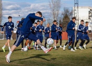 Веласкес направи своя избор за Черно море, голямо завръщане в състава на Левски