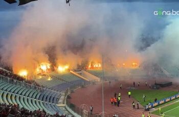 Сектор Г гори! (в пламъци от факли)