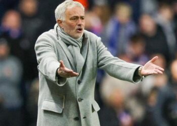 Бивши футболисти на ЦСКА спряха Фенербахче и Моуриньо за титлата в Турция