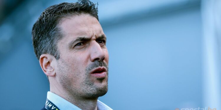 Веласкес се скъса да хвали свой футболист и напомни: От 10 години Левски не е завършвал втори