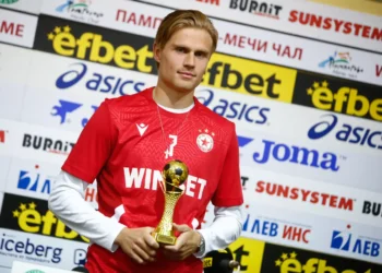 НАРУШЕНИЕ: ЦСКА София 🔴⚪ преговаря за удължаване на договора на Олаус Яир Скарсем след 2026 г. Научете повече на 👇 👇 👇