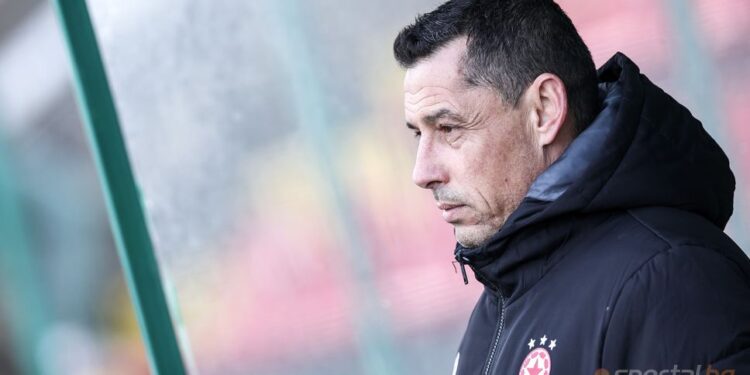 Томаш разясни защо не пуска любимеца на феновете Панайотов и каза: Тези неща не се знаят