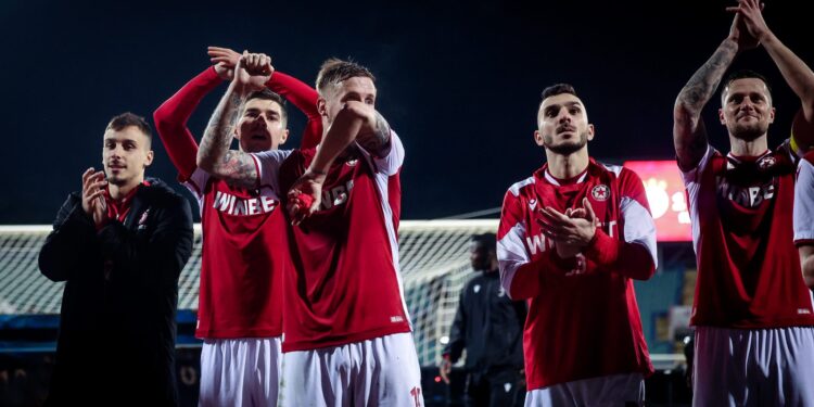 ЧЕРВЕНАТА 🔴⚪ АРМИЯ МАРШИРА НАПРЕД: Триумфът на ЦСКА на Локомотив София подхранва мечтите за шампионата. Научете повече на 👇 👇 👇