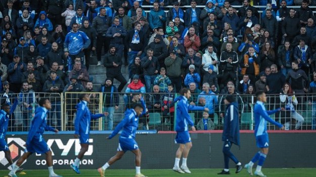 Драма на „Герена“! Отборът на Левски е разцепен на групички