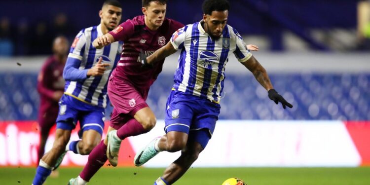 Левски в спор с турци и кипърци за английски нападател