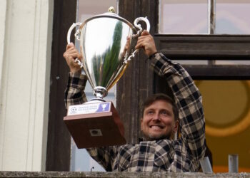 Защо мълчанието? Молбата на Ботев Пловдив към правителството за забраната на руския собственик ОСТАВА БЕЗ ОТГОВОР!