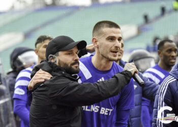 Мистериозна травма вади Илиян Стефанов от състава на Левски за мача с Черно море