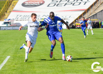 Плейофите работят против Левски