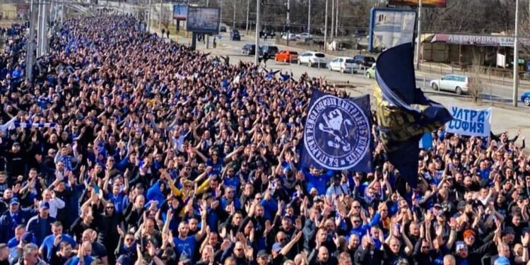  Шок в София: Скандал със залагания разтърси Левски, служители уволнени заради предполагаеми залози срещу собствения си отбор