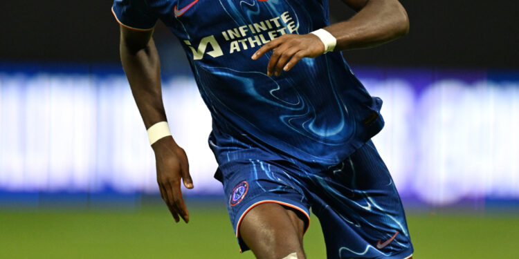 Левски София проявява интерес към нежелания защитник на Челси Бадиашил