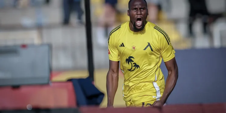 Левски крачи към среброто. „Сините“ влизат уверено в плейофите след гол на Сангаре и ценна победа