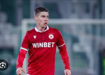 NIKE предлага на Станислав Шопов най-голямата сделка за спонсорство за играч, играещ в българската лига, тъй като Шопов вече ще носи обувки NIKE