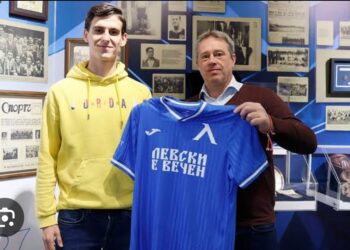 БОРДЪТ НА ЛЕВСКИ СОФИЯ: Илиян Стефанов ще бъде резерва, докато не подпише нов договор, позицията на борда на Левски за титулярното място на Илиян Стефанов