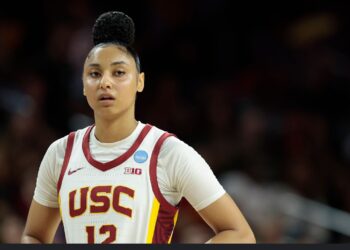 Sorry But I May Be Retiring Earlier Than You Can Imagine”: Juju Watkins Sends Heartbreaking Message to Fans