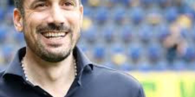 Хулио Веласкес казва на борда на клуба кои играчи иска да бъдат заменени през лятото – списъкът ще ви шокира, особено третият играч