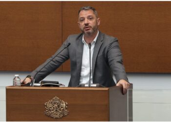 Делян Добрев разгърна яростна критика срещу Петков и Василев, цитирайки доклад на “Свободна Европа”